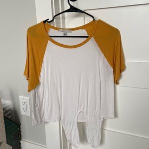 Gaze yellow and white tee